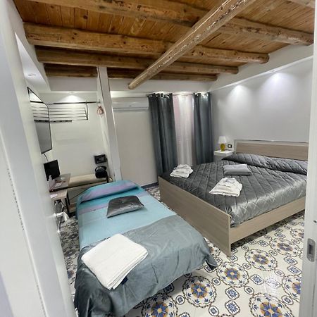 Mini Appartamenti Ballaro Rooms Palermo Kültér fotó